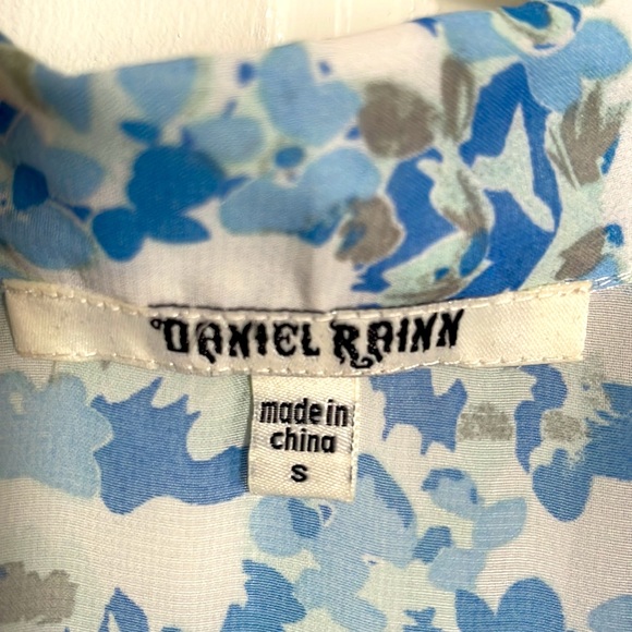 Daniel Rainn Sleeveless Sheer Floral Ladies Top - Size Medium - Picture 2 of 3